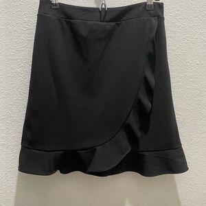 Roz & Ali Black Mini Skirt SZ 4 A-Line Skirt with Ruffle Detail